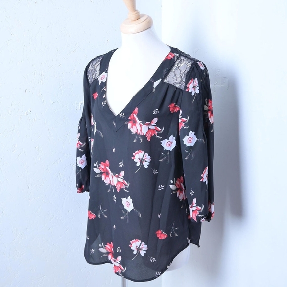 Kismet Tops - Kismet | Black & red floral lace cut out v neck cropped sleeve blouse